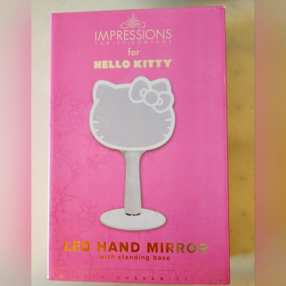 Hello Kitty Led hand mirror with standing base